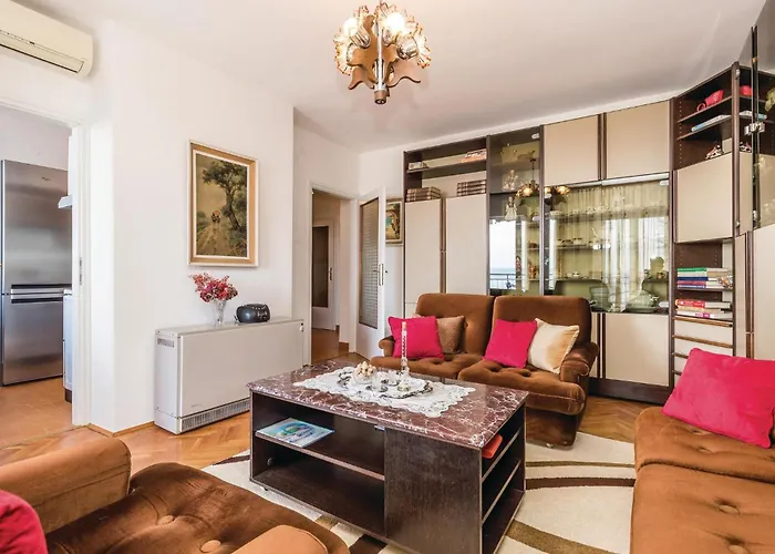 Nice Apartment In Lovran With House Sea View