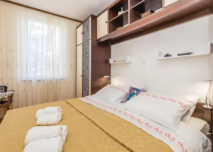 Nice Apartment In Lovran With House Sea View